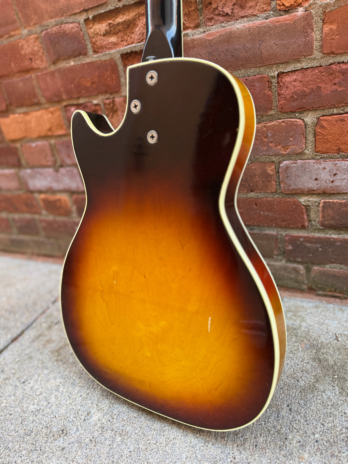 Airline Model 7208 Roy Smeck Stratotone Sunburst - 1963