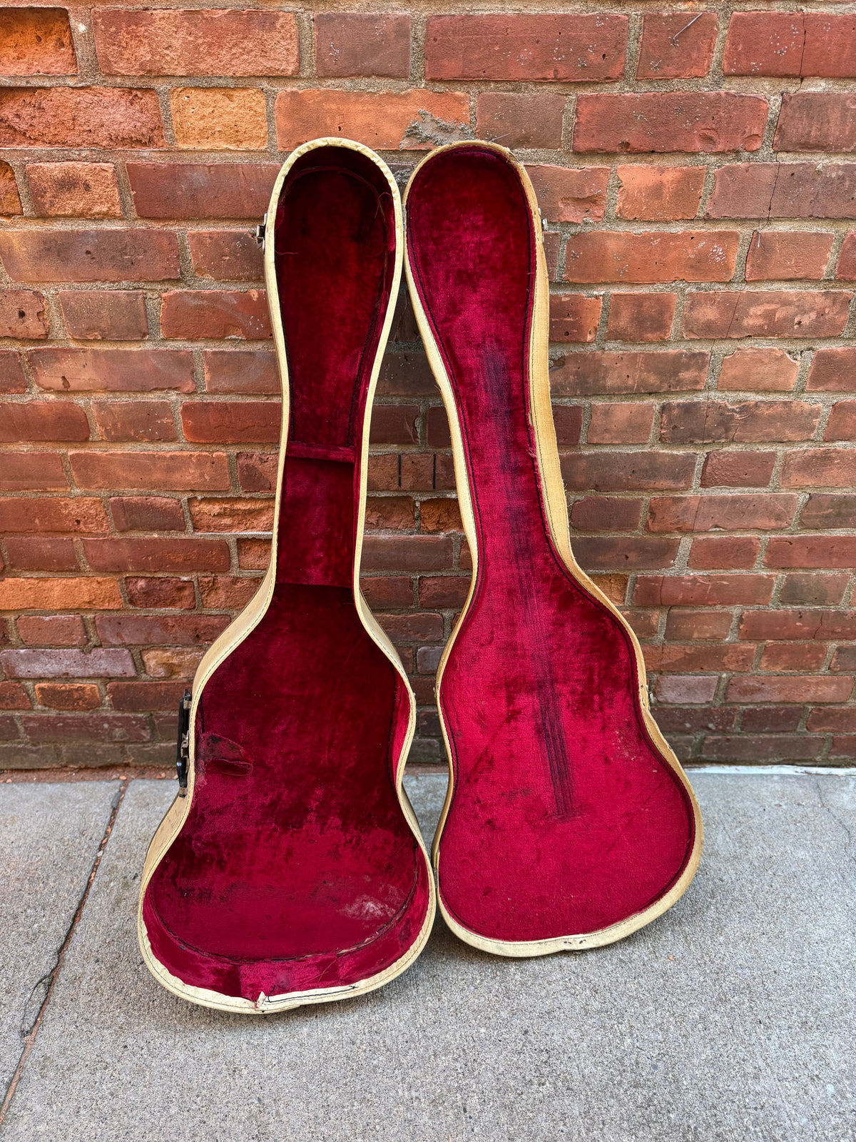 Airline Model 7208 Roy Smeck Stratotone Sunburst - 1963