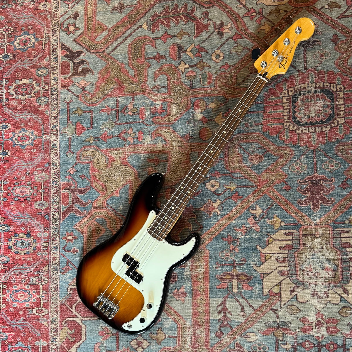 Fender Standard Precision Bass 3-Tone Sunburst.- 2014
