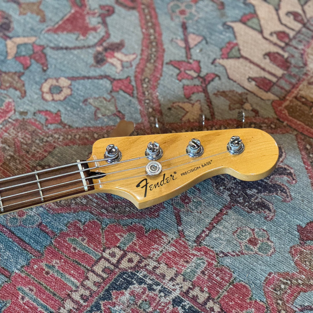Fender Standard Precision Bass 3-Tone Sunburst.- 2014