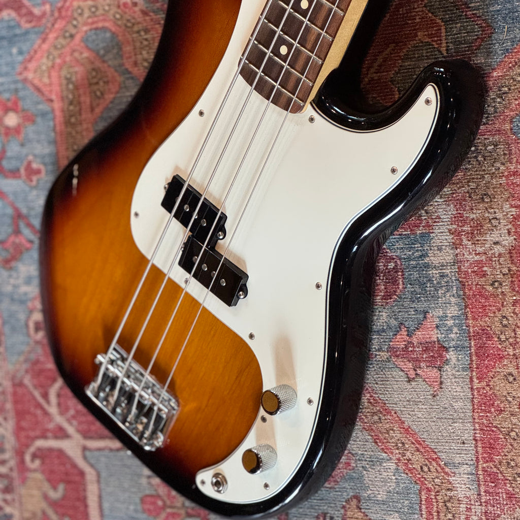 Fender Standard Precision Bass 3-Tone Sunburst.- 2014